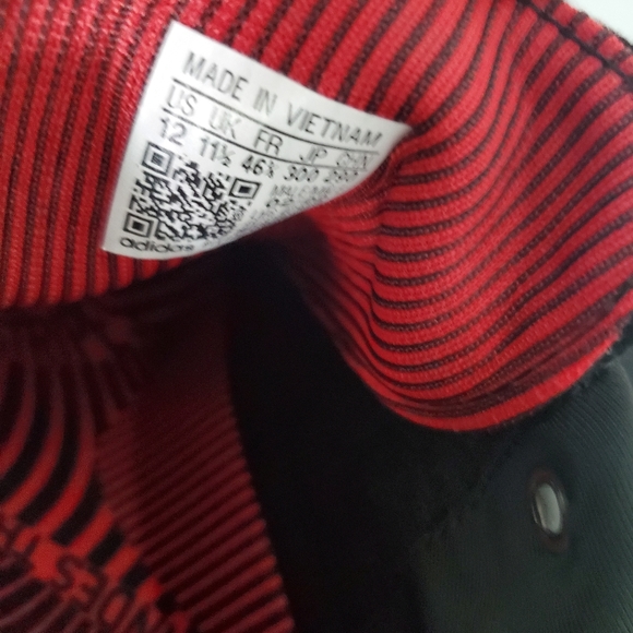 Adidas Shoe - Picture 6 of 14